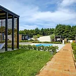 Adria Mobile Homes In Kastanija Πάρκο διακοπών Novigrad Istria