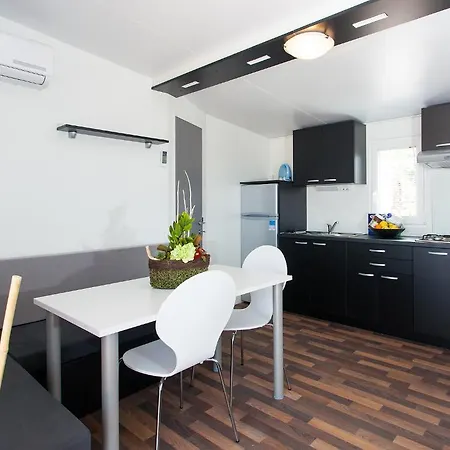 Adria Mobile Homes In Kastanija منتزه العطل