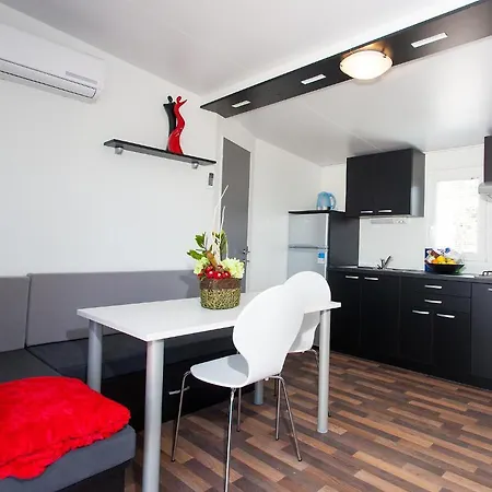 홀리데이파크 Adria Mobile Homes In Kastanija