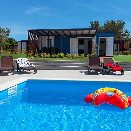 Adria Mobile Homes In Kastanija منتزه العطل 4*