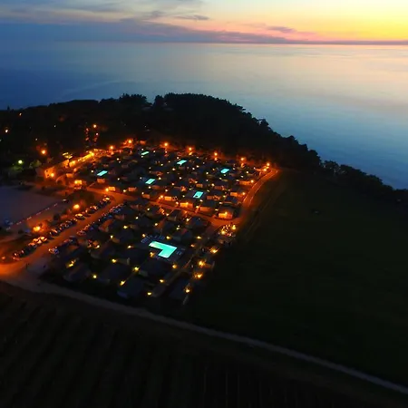 Adria Mobile Homes In Kastanija 4*