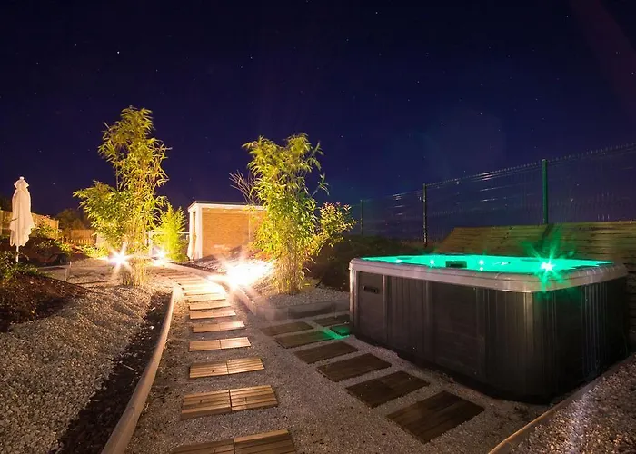 Adria Mobile Homes In Kastanija Feriepark 4*