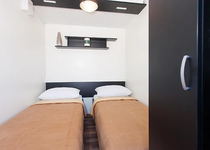 Feriepark Adria Mobile Homes In Kastanija Novigrad Istria