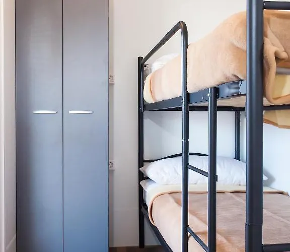 Adria Mobile Homes In Kastanija Feriepark Novigrad Istria