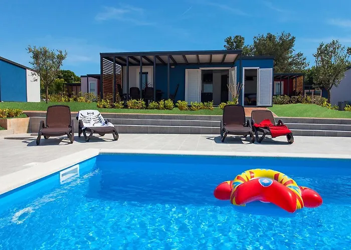 Adria Mobile Homes In Kastanija Feriepark 4*