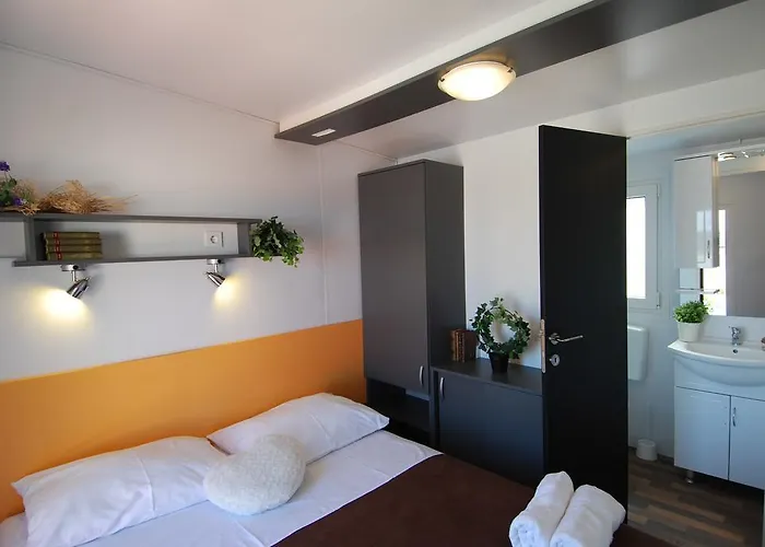 Adria Mobile Homes In Kastanija 4*