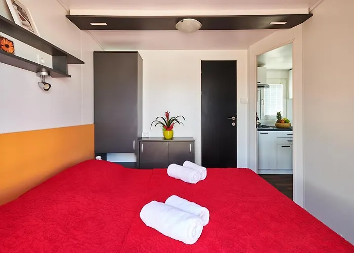 Adria Mobile Homes In Kastanija 4*