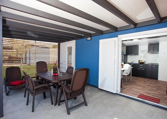ホリデーパーク Adria Mobile Homes In Kastanija 4*