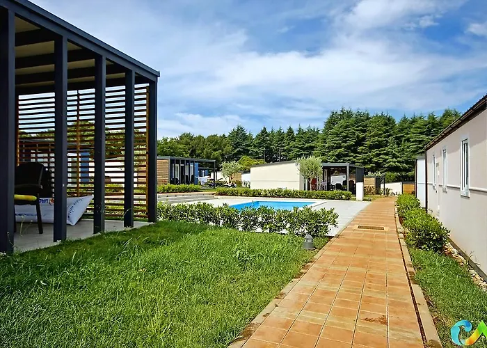 Adria Mobile Homes In Kastanija ホリデーパーク Novigrad Istria